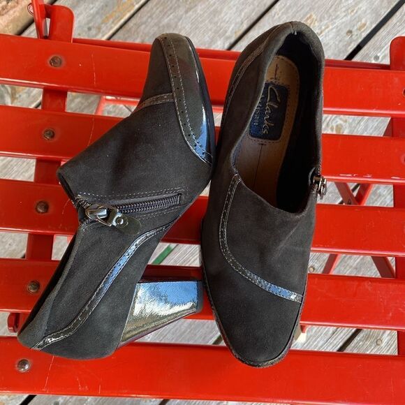 Clarks Leather Upper,Rubber Outsole Block Heel Booties - Picture 6 of 7